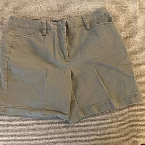 Lands’ End women’s khaki shorts, 10P